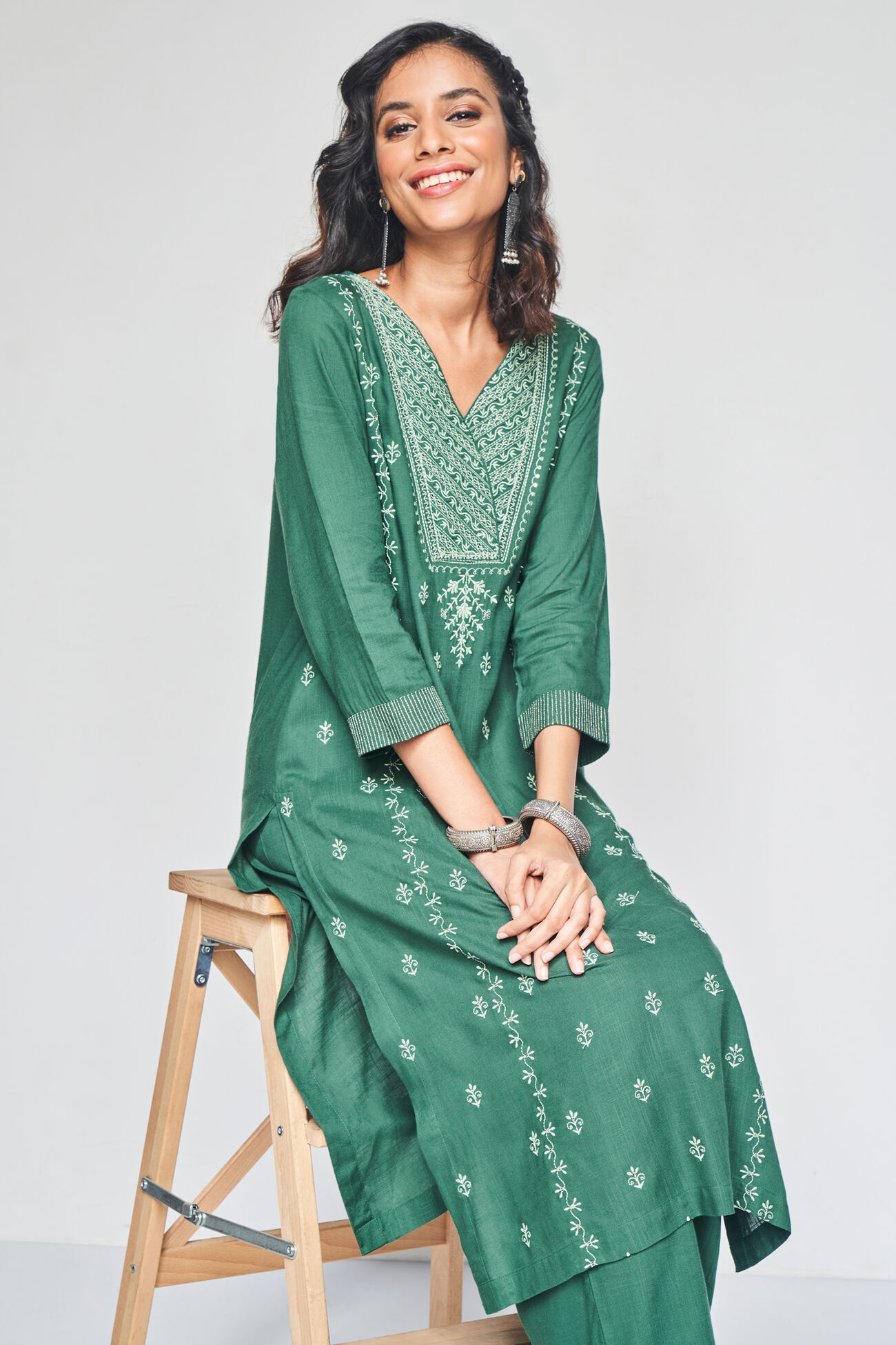 Panna embroidered kurta set, Dark Green, image 3